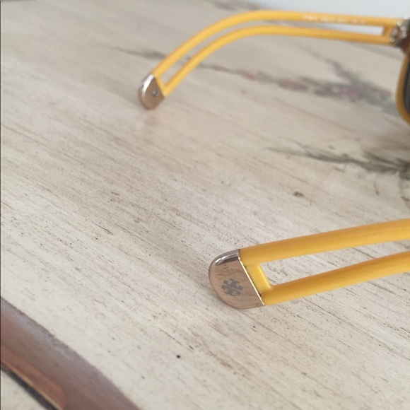 Tory Burch Sunglasses - Picture 7 of 8